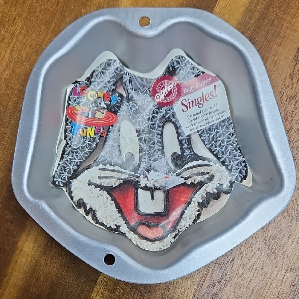 Bugs Bunny Wilton Single Personal Size‎ Mold, 5" x 5", Vintage New